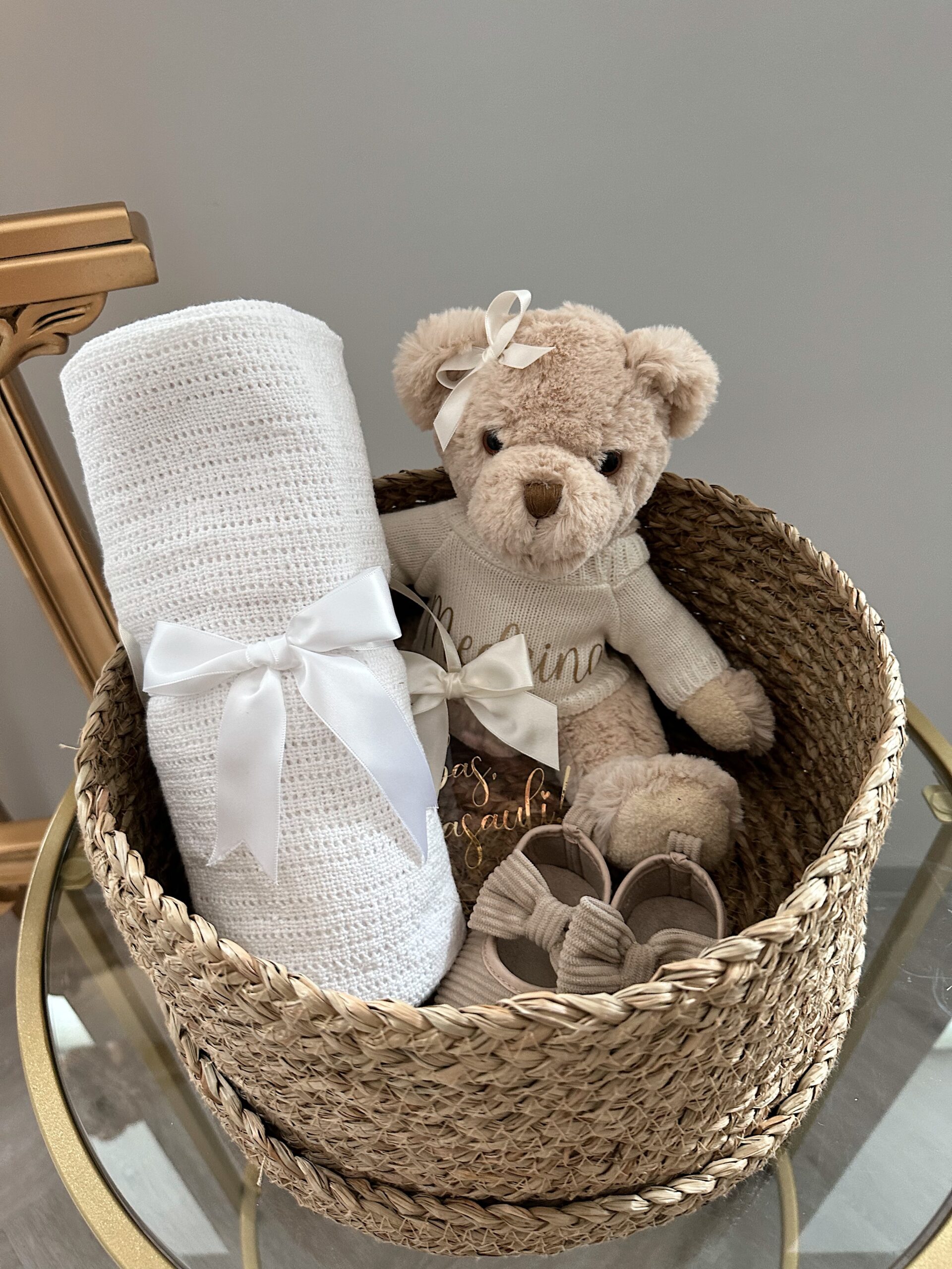 Kūdikio dovana “Mano pirmasis meškutis” su mergaitiškais batukais - Image 2