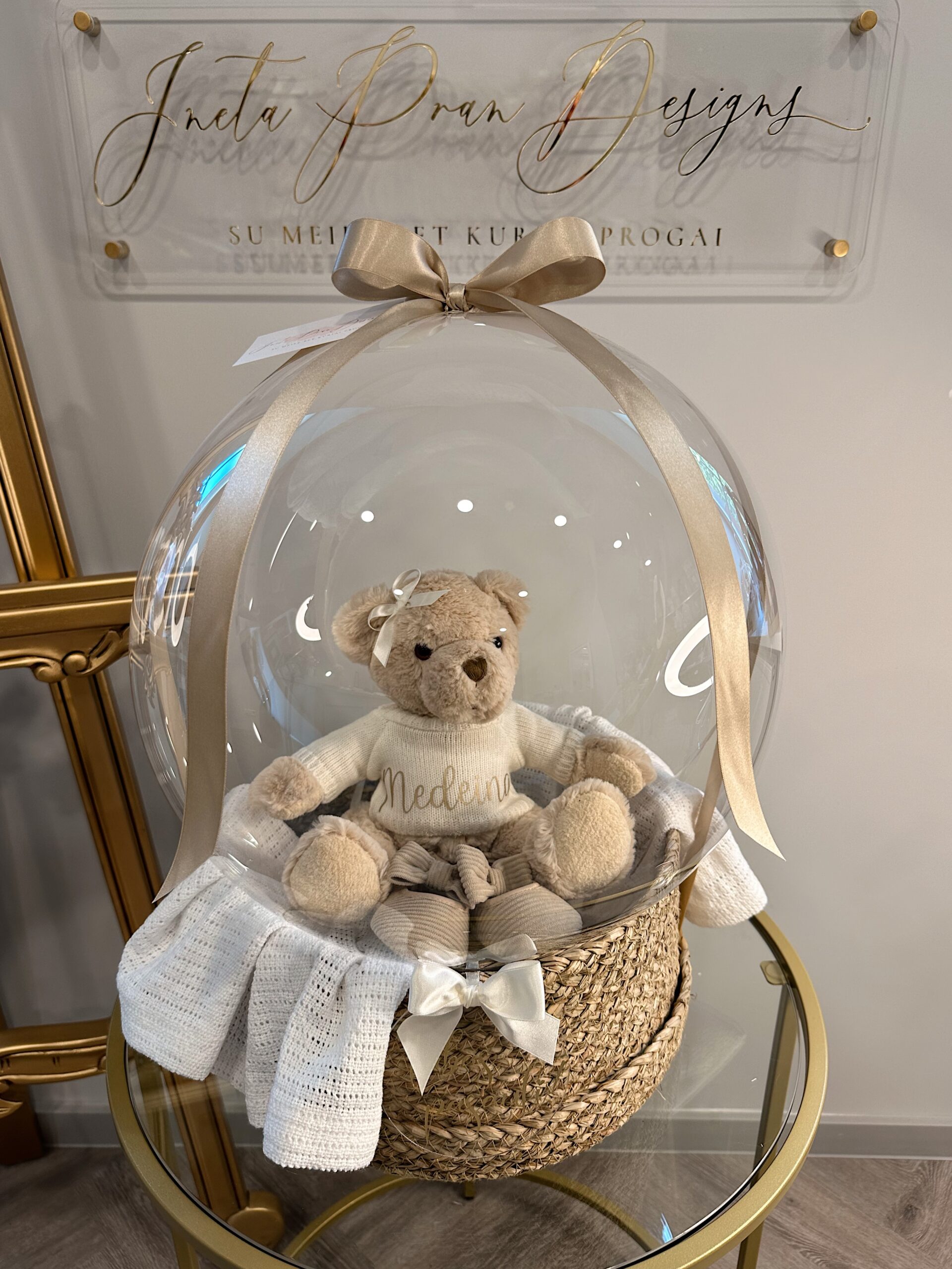 Kūdikio dovana “Mano pirmasis meškutis” su mergaitiškais batukais